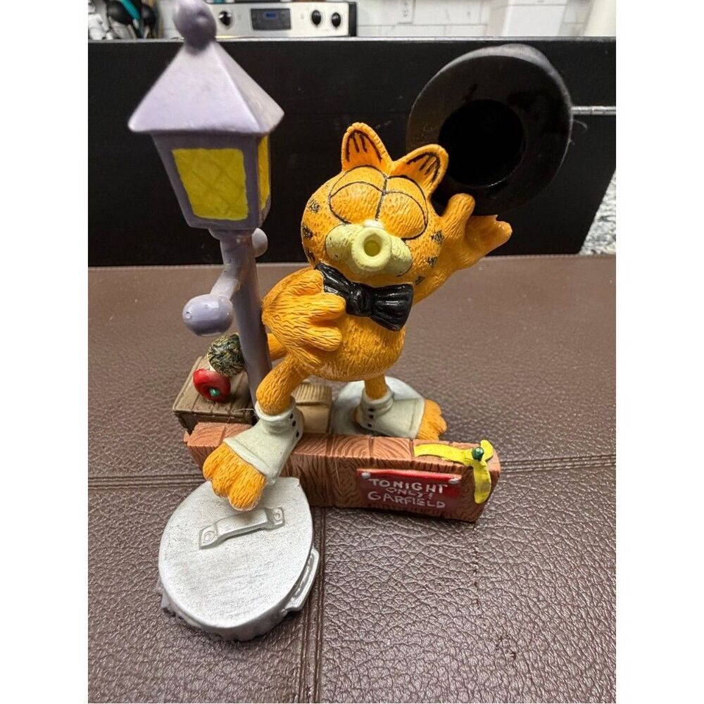 Garfield Figurine Statue with Lamp and Microphone
